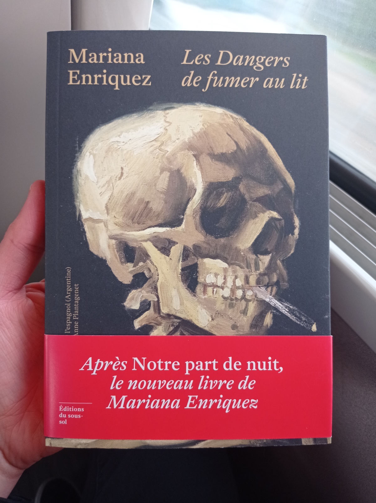 Les Dangers de fumer au lit / Mariana Enriquez