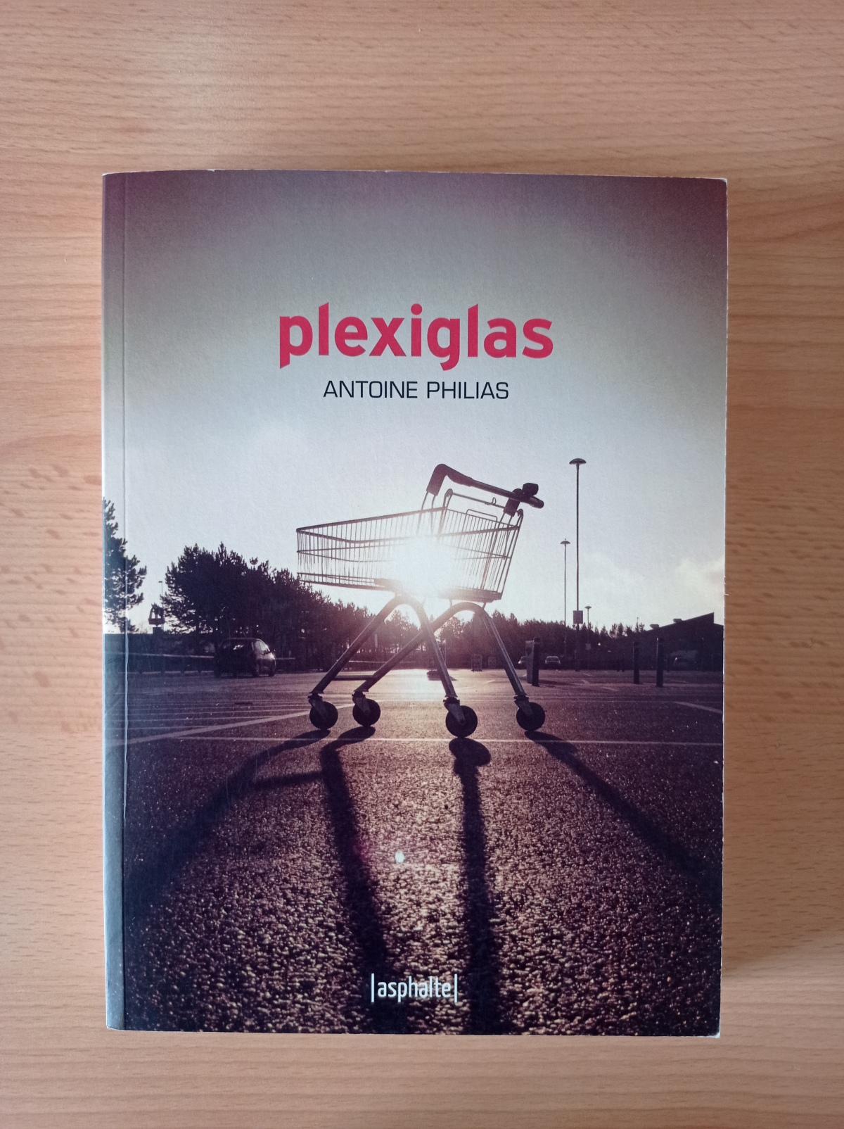 Plexiglas / Antoine Philias